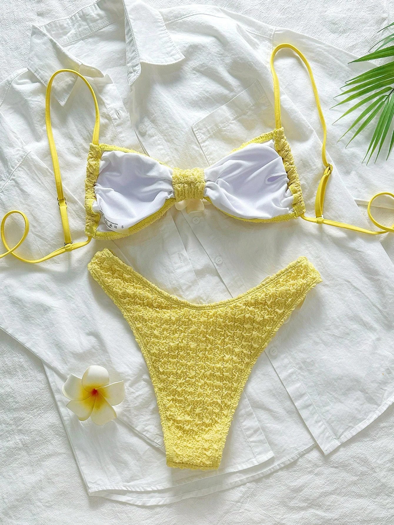 Biquíni Amarelo Flor 3D